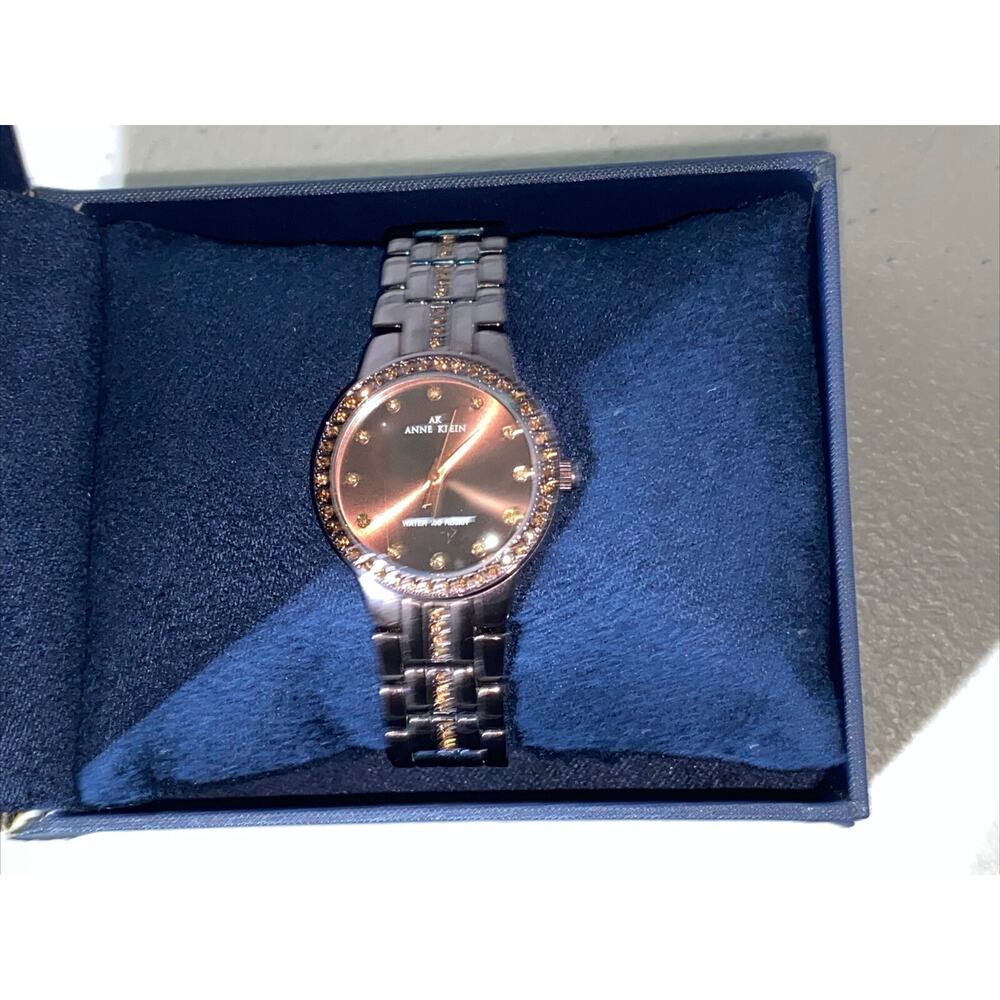 Anne Klein AK Ladies Watch Gemmed Bezel Dial Water Resistant 100ft Needs Battery - Picture 2 of 11